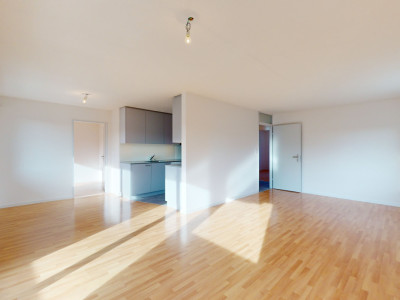 Sanierte und lichtdurchflutete 4.5-Zimmer-Stadtwohnung image 3