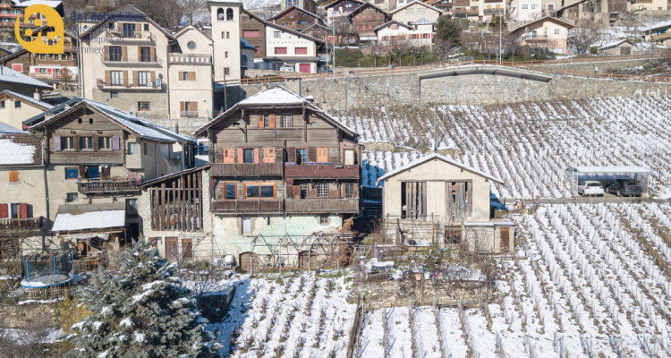 Ollon - Immeuble Historique avec Granges à Rénover image 1