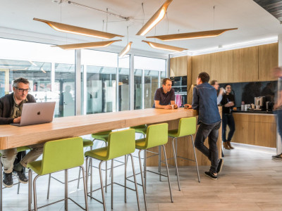 Bureaux privés ou partagés, tout équipés, co-working et salles de réunion image 4