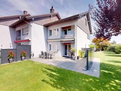 Schönes Eckhaus mit ausgebautem Dachstock und grossem Garten image 2