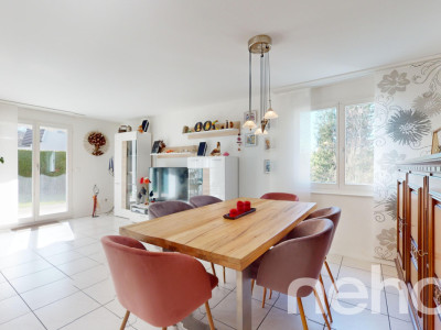 Grosszügige Doppelhaushälfte an idyllischer Lage in Rotkreuz image 6