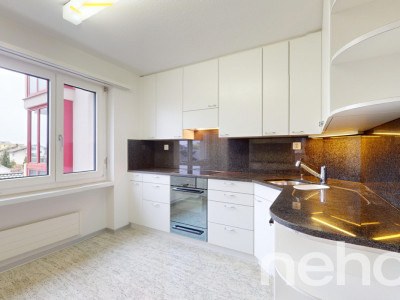 Stilvolle und moderne 4.5 Zimmer-Wohnung mit Bergsicht image 3