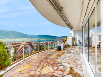 5.5-Zimmer Terrassenwohnung mit atemberaubender Aussicht image 3