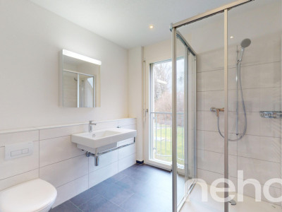 Hochwertige, lichtdurchflutete Eigentumswohnung mit zwei Balkonen image 10