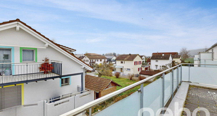 Hochwertige, lichtdurchflutete Eigentumswohnung mit zwei Balkonen image 1