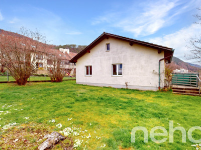 Grande maison de 9.5p avec vue dégagée et beaucoup de potentiel! image 3