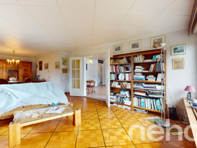 Grande maison de 9.5p avec vue dégagée et beaucoup de potentiel! image 4