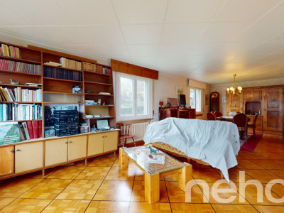 Grande maison de 9.5p avec vue dégagée et beaucoup de potentiel! image 5