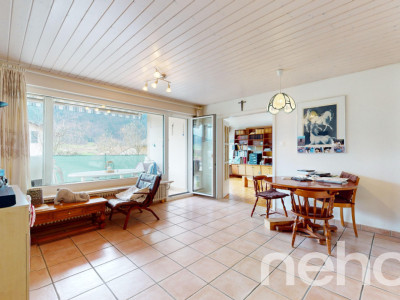 Grande maison de 9.5p avec vue dégagée et beaucoup de potentiel! image 7