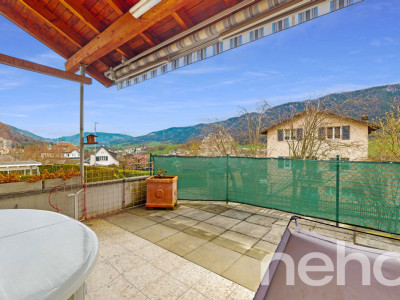 Grande maison de 9.5p avec vue dégagée et beaucoup de potentiel! image 8