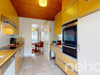 Grande maison de 9.5p avec vue dégagée et beaucoup de potentiel! image 10