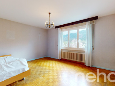 Grande maison de 9.5p avec vue dégagée et beaucoup de potentiel! image 11