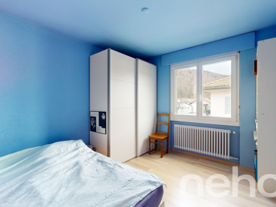 Grande maison de 9.5p avec vue dégagée et beaucoup de potentiel! image 12