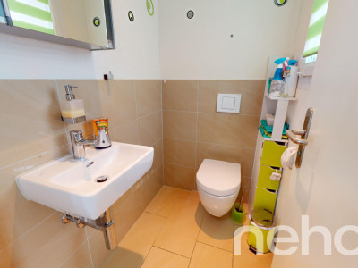 Moderne Doppelhaushälfte in Wohlen image 9