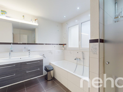 Moderne Doppelhaushälfte in Wohlen image 10