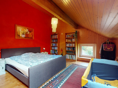 Spacieuse maison bi-familiale avec jolie vue et grand terrain image 8