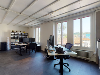 Wohn- und Geschäftshaus mit viel Potential an zentraler Lage image 3