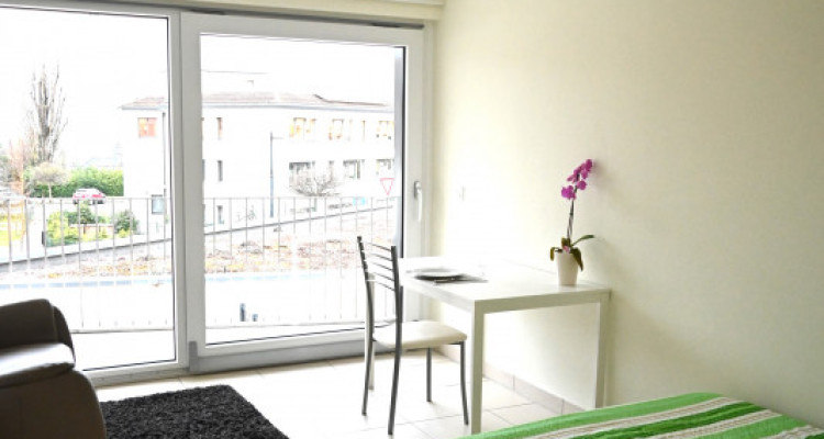 Mies (ref Mcm3):Chambre meublée avec SDB privée, bacon vue lac image 3