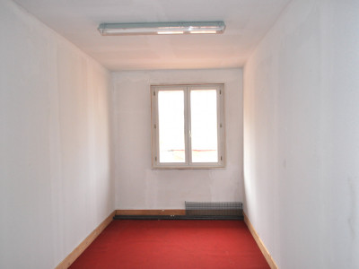 A LOUER DIVERS LOCAUX POUR PARTICULIERS/ENTREPRISES image 3