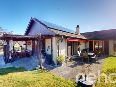 Splendide maison de plein-pied avec belle piscine dans quartier calme! image 1