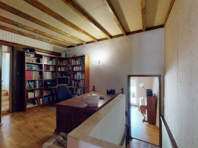 Potentiel de créer 2 appartements dans  cette belle maison villageoise image 6