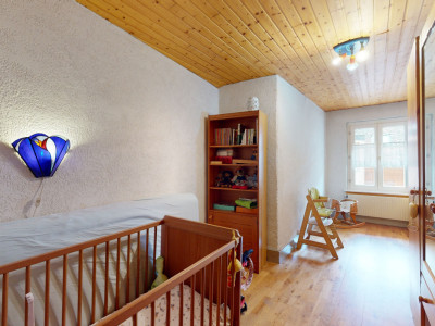 Potentiel de créer 2 appartements dans  cette belle maison villageoise image 9