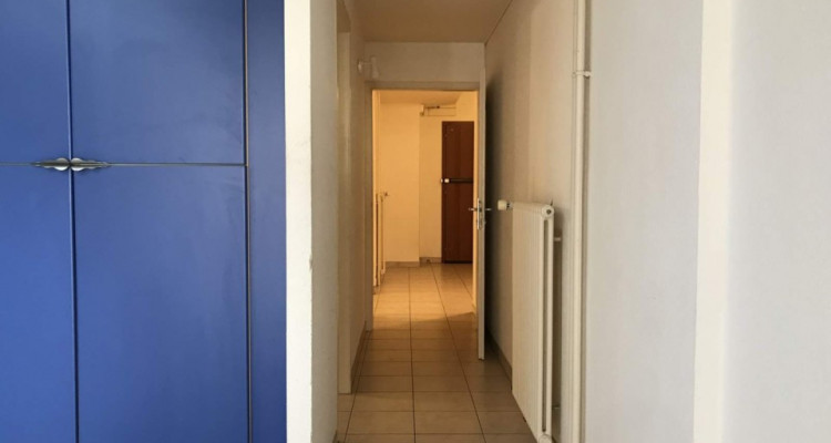 Beau loft lumineux proche de Balexert image 6