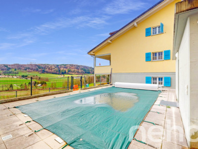 Charmant attique avec mezzanine et piscine en copropriété image 2