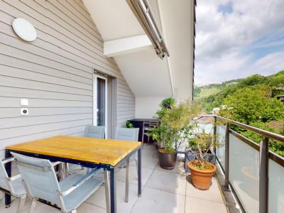 Lichtdurchflutete Dachwohnung mit zwei Balkonen image 7