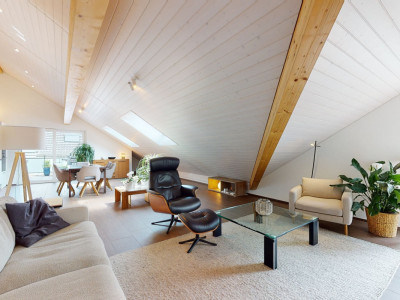 Lichtdurchflutete Dachwohnung mit zwei Balkonen image 8