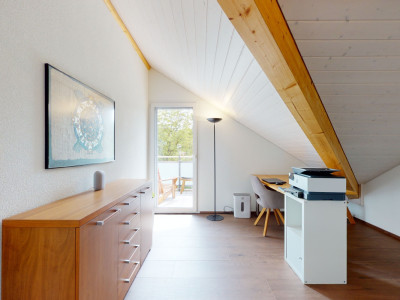 Lichtdurchflutete Dachwohnung mit zwei Balkonen image 11