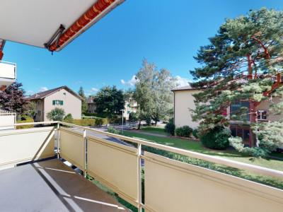 Hübsche Musterwohnung mit Balkon (Gebäude wird gerade renoviert) image 2