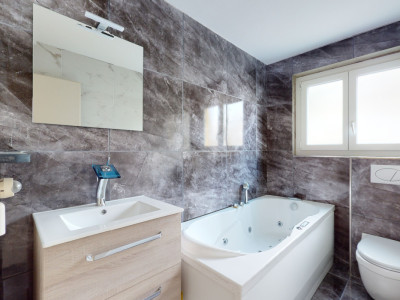 Hübsche Musterwohnung mit Balkon (Gebäude wird gerade renoviert) image 12