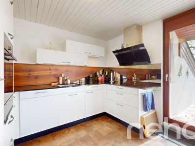 Prächtiges Einfamilienhaus mit wunderschönem Garten und Alpensicht image 2