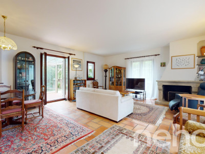 Entourée de verdure image 4