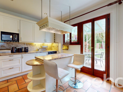 Entourée de verdure image 5