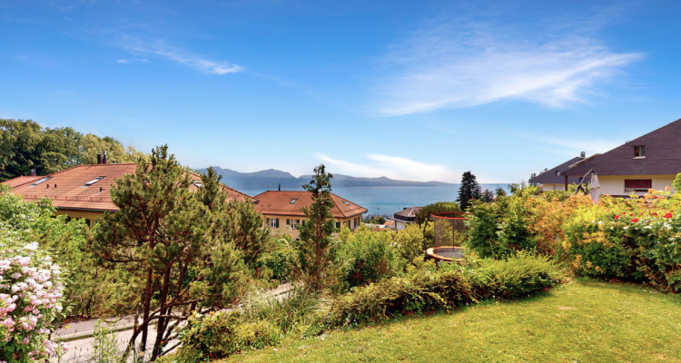 Magnifique villa avec vue panoramique sur le lac et les montagnes image 1