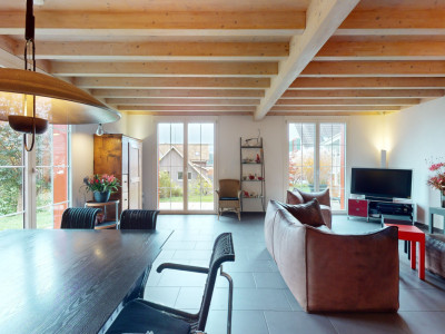 Charmante Doppelhaushälfte mit idyllischem Garten in Buchs image 4