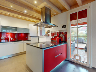 Charmante Doppelhaushälfte mit idyllischem Garten in Buchs image 5