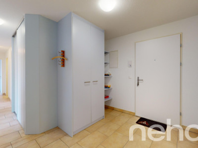 Stilvolle 4.5-Zimmer Wohnung mit grossem Balkon und Wintergarten image 5