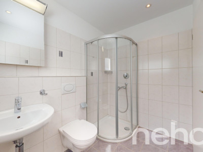 Grosszügige 3.5-Zimmer Terrassenwohnung mit Weitsicht image 8