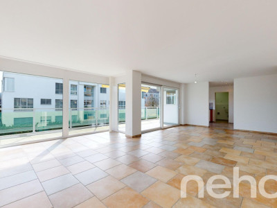 Schöne Wohnung mit grosser Terrasse und XL Parkplatz image 2