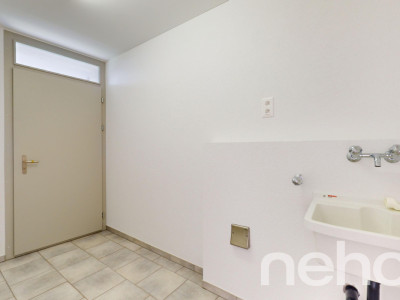 Schöne Wohnung mit grosser Terrasse und XL Parkplatz image 12