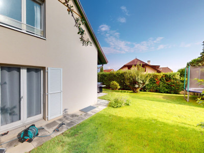 Charmante maison familiale au c?ur d?Etoy image 4