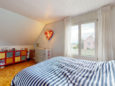 Charmante maison familiale au c?ur d?Etoy image 10