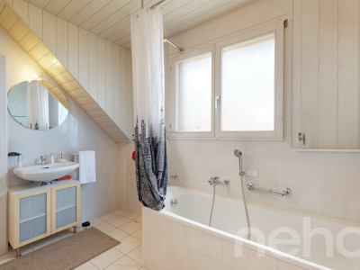 Charmante maison familiale au c?ur d?Etoy image 12