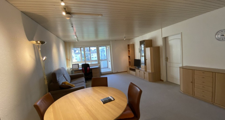 Schöne 2.5 Zimmer Wohnung image 4