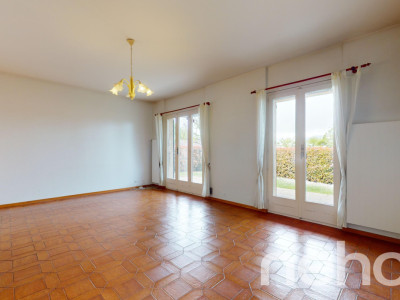 A quelques pas des écoles et des commerces image 5