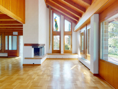 Geräumiges Einfamilienhaus mit Baulandreserve image 3