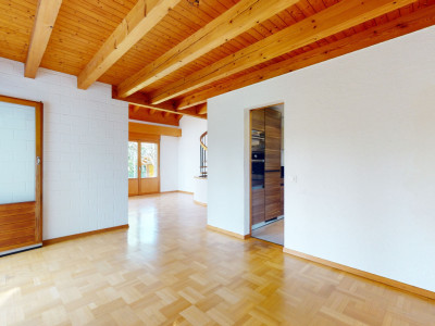 Geräumiges Einfamilienhaus mit Baulandreserve image 6